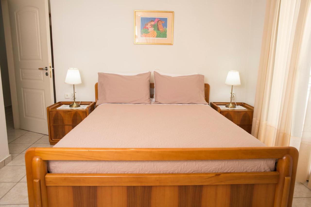 Maisonette With Garden In The Heart Of The Historical Kalamata Center Ngoại thất bức ảnh
