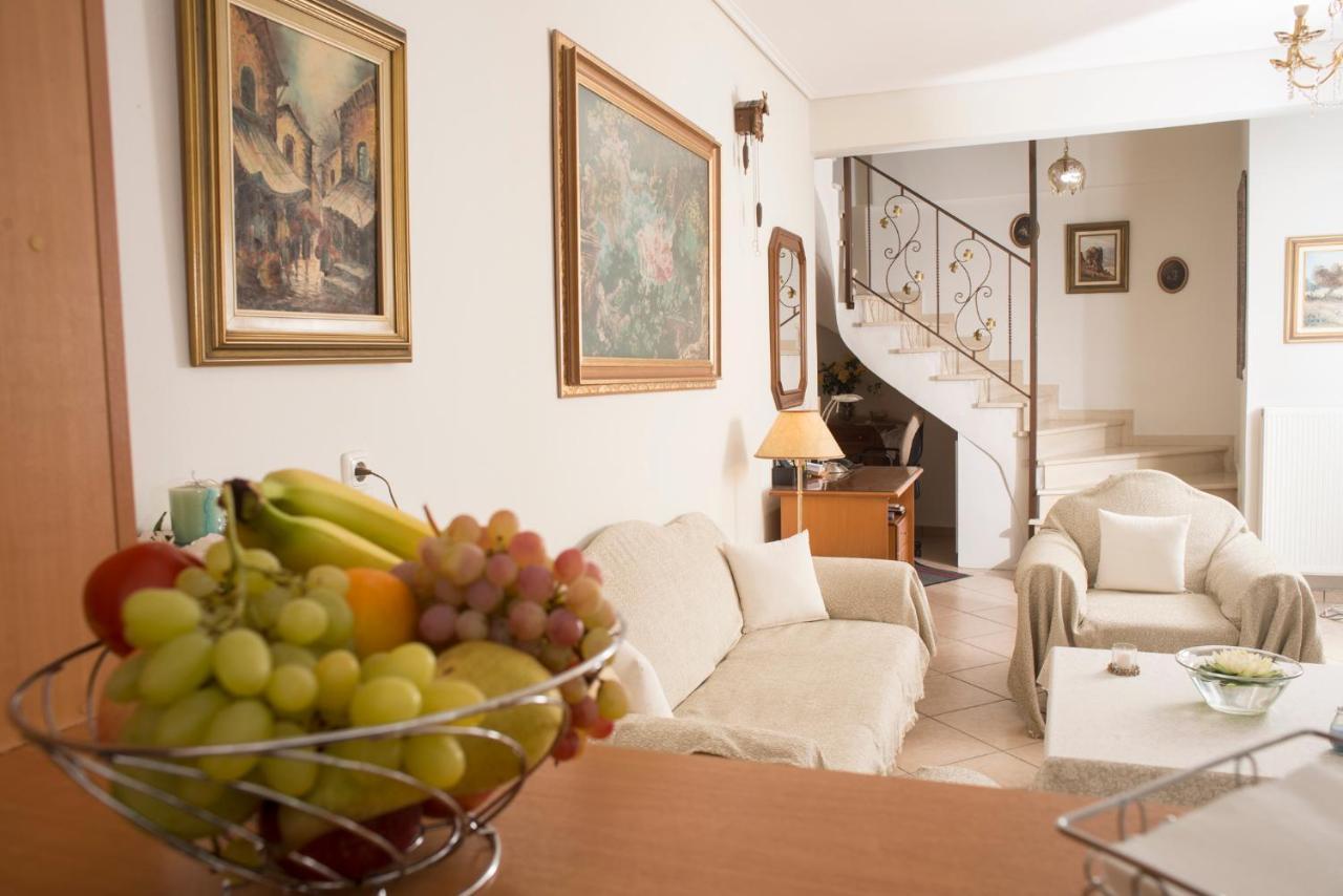 Maisonette With Garden In The Heart Of The Historical Kalamata Center Ngoại thất bức ảnh