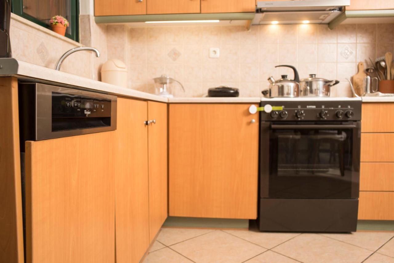 Maisonette With Garden In The Heart Of The Historical Kalamata Center Ngoại thất bức ảnh