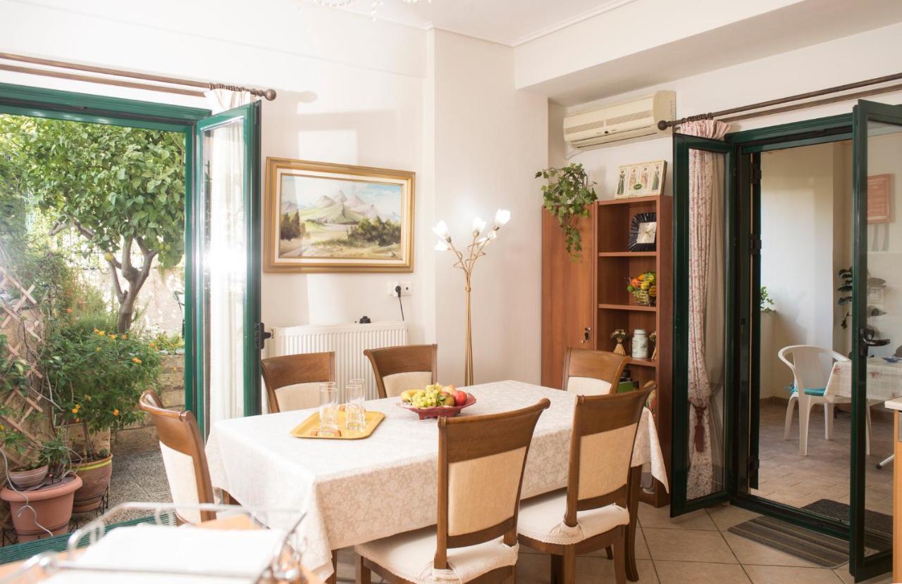 Maisonette With Garden In The Heart Of The Historical Kalamata Center Ngoại thất bức ảnh