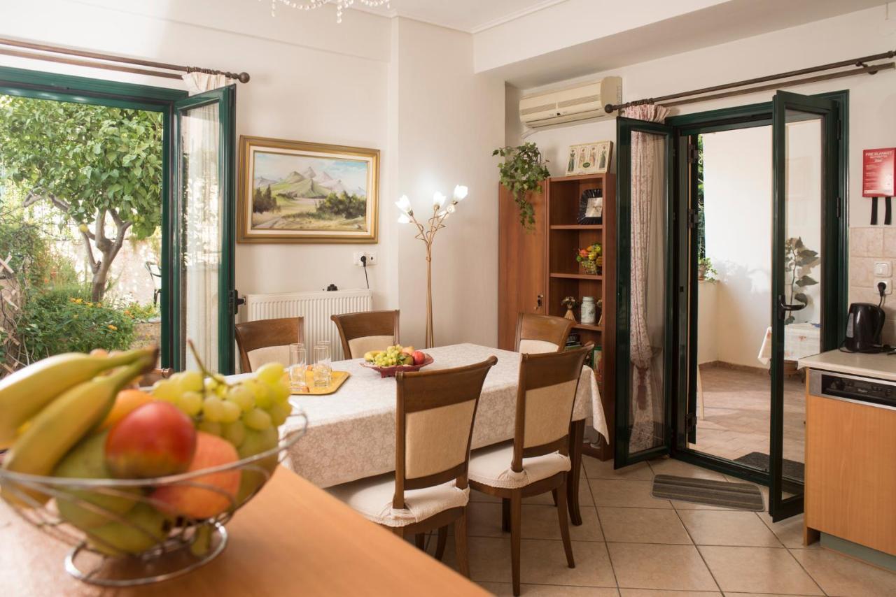 Maisonette With Garden In The Heart Of The Historical Kalamata Center Ngoại thất bức ảnh
