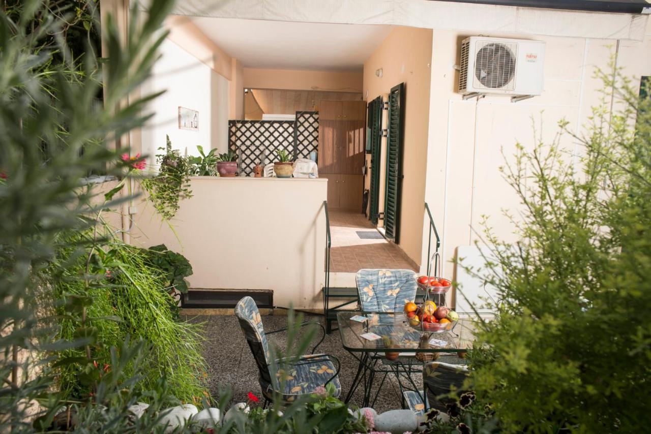 Maisonette With Garden In The Heart Of The Historical Kalamata Center Ngoại thất bức ảnh